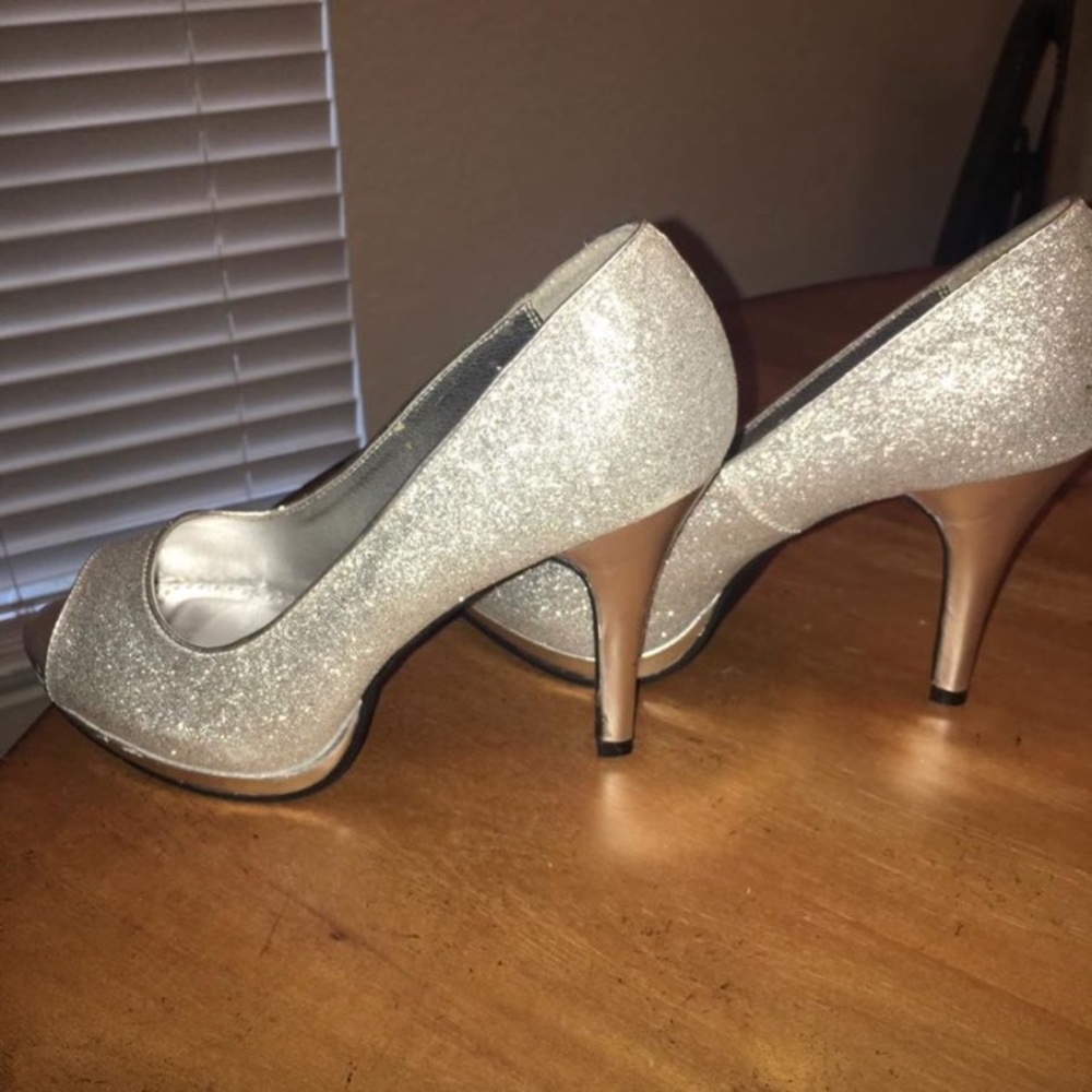 Silver glitter pumps size 9